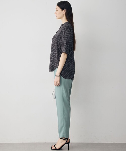 ICB（アイシービー）の「【新色追加・WEB限定カラーあり】FluidBackSatin ドロストパンツ（その他パンツ・レディース・ブルー系/ブラック系/グレー系/サックスブルー系/ライトイエロー系/ネイビー系/ダークグリーン系・00/6/4/0/2）」の17枚目の写真