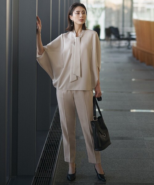 ICB（アイシービー）の「【新色追加・WEB限定カラーあり】FluidBackSatin ドロストパンツ（その他パンツ・レディース・ブルー系/ブラック系/グレー系/サックスブルー系/ライトイエロー系/ネイビー系/ダークグリーン系・00/6/4/0/2）」の18枚目の写真
