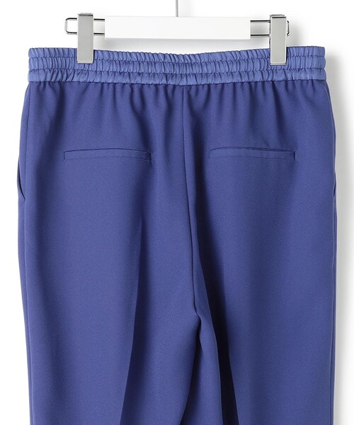 ICB（アイシービー）の「【新色追加・WEB限定カラーあり】FluidBackSatin ドロストパンツ（その他パンツ・レディース・ブルー系/ブラック系/グレー系/サックスブルー系/ライトイエロー系/ネイビー系/ダークグリーン系・00/6/4/0/2）」の19枚目の写真