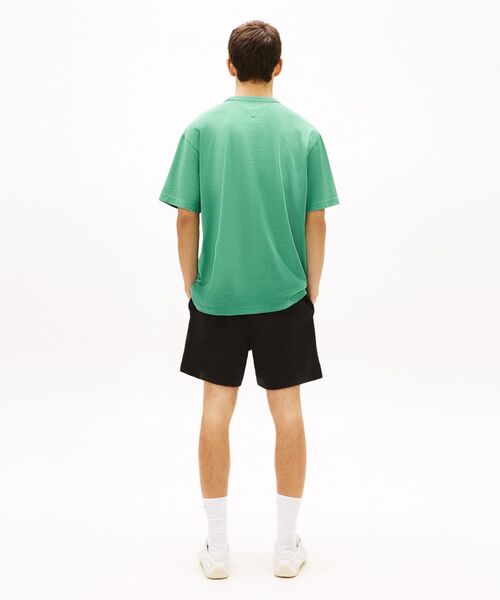 tommy jeans(トミー ジーンズ)の「リラックスバッジショートスリーブTシャツ(Tシャツ/カットソー・メンズ・ホワイト/グリーン/ブラック・X-LARGE/MEDIUM/X-SMALL/LARGE/SMALL)」の11枚目の写真