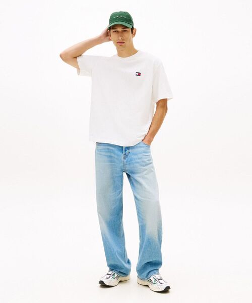 tommy jeans(トミー ジーンズ)の「リラックスバッジショートスリーブTシャツ(Tシャツ/カットソー・メンズ・ホワイト/グリーン/ブラック・X-LARGE/MEDIUM/X-SMALL/LARGE/SMALL)」の15枚目の写真
