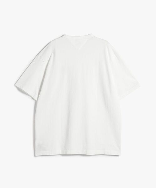 tommy jeans(トミー ジーンズ)の「リラックスバッジショートスリーブTシャツ(Tシャツ/カットソー・メンズ・ホワイト/グリーン/ブラック・X-LARGE/MEDIUM/X-SMALL/LARGE/SMALL)」の18枚目の写真