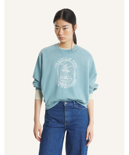 Maison Kitsune(メゾンキツネ)の「FOUNTAIN STAMP FADED RELAXED SWEATSHIRT(スウェット・レディース・スカイブルー系・M/S/L)」の4枚目の写真