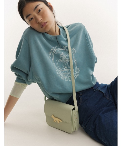 Maison Kitsune(メゾンキツネ)の「FOUNTAIN STAMP FADED RELAXED SWEATSHIRT(スウェット・レディース・スカイブルー系・M/S/L)」の6枚目の写真