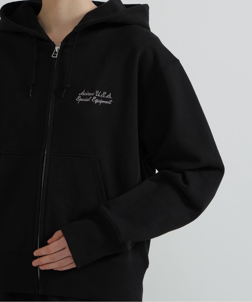 AVIREX(アヴィレックス)の「《直営店限定》VARSITY FLAG PARKA(パーカー・レディース・オフホワイト/ブラック・F)」の4枚目の写真