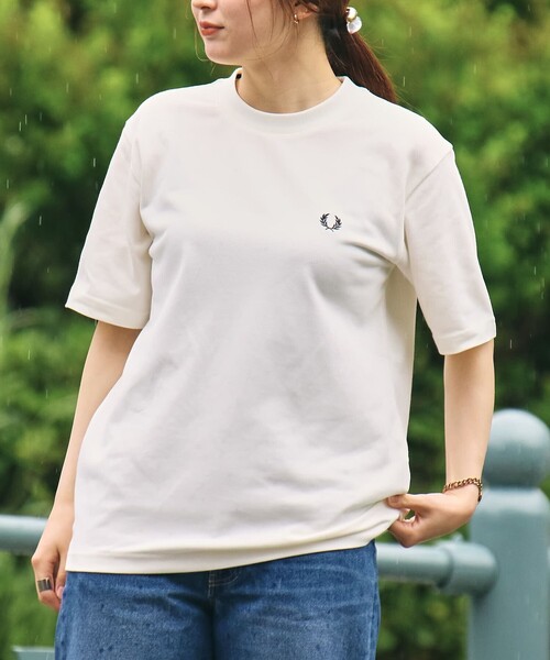 FRED PERRY(フレッドペリー)の「【SHIPS別注】FRED PERRY: ワンポイントロゴ ピケ Tシャツ 26SS(Tシャツ/カットソー・メンズ・ダークグレー/コバルトブルー/ネイビー/ホワイト/ダークオリーブ/オートミール・X-LARGE/LARGE/MEDIUM/SMALL)」の2枚目の写真