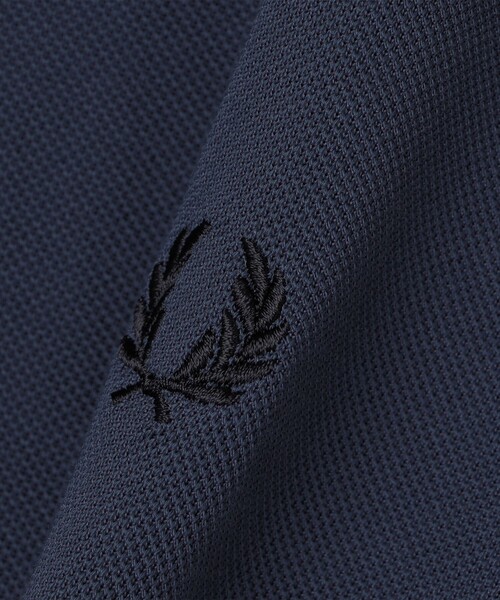 FRED PERRY(フレッドペリー)の「【SHIPS別注】FRED PERRY: ワンポイントロゴ ピケ Tシャツ 26SS(Tシャツ/カットソー・メンズ・ダークグレー/コバルトブルー/ネイビー/ホワイト/ダークオリーブ/オートミール・X-LARGE/LARGE/MEDIUM/SMALL)」の19枚目の写真