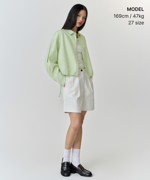 MUSINSA STANDARD WOMAN（ムシンサスタンダードウーマン）の「ウィメンズリバースツーピンタックワイドチノショーツ[ホワイト]（その他パンツ・レディース・その他・25/26/27/28/29/30/24）」の2枚目の写真