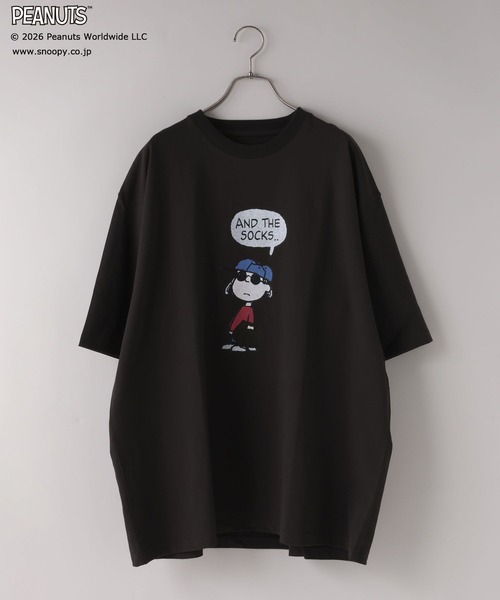 LOWRYS FARM(ローリーズファーム)の「【LFM(U)】SNOOPYプリントTSS 656662(Tシャツ/カットソー・メンズ・ブラック/イエロー/ホワイト・MEDIUM/LARGE)」の2枚目の写真