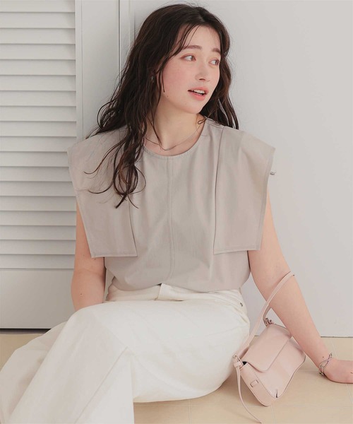 titivate(ティティベイト)の「【サステナブル】スクエアスリーブカットソートップス(Tシャツ/カットソー・レディース・オフホワイト/ブラウン/ライトグリーン/グレイッシュベージュ/ブラック・S/M)」の1枚目の写真