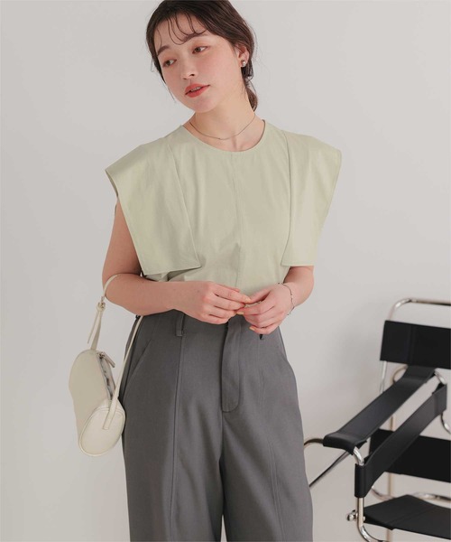 titivate(ティティベイト)の「【サステナブル】スクエアスリーブカットソートップス(Tシャツ/カットソー・レディース・オフホワイト/ブラウン/ライトグリーン/グレイッシュベージュ/ブラック・S/M)」の5枚目の写真