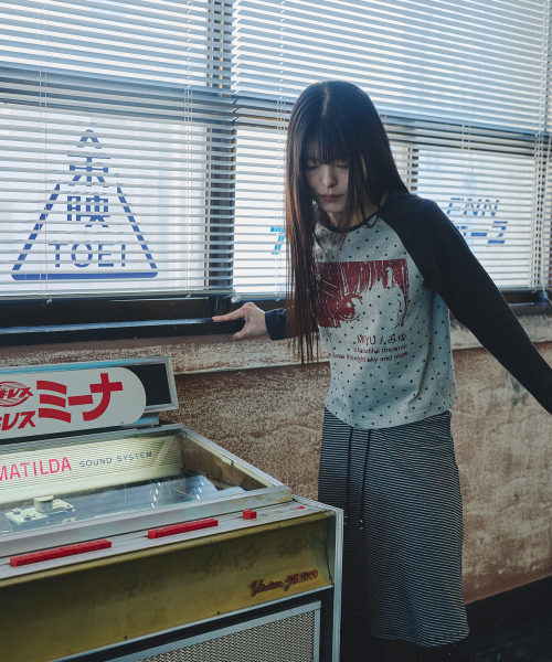 MIHEV(ミヘブ)の「ミユ 別途ト ナグラン ロングスリーブTシャツ メランジブラック(Tシャツ/カットソー・レディース・その他・FREE)」の4枚目の写真
