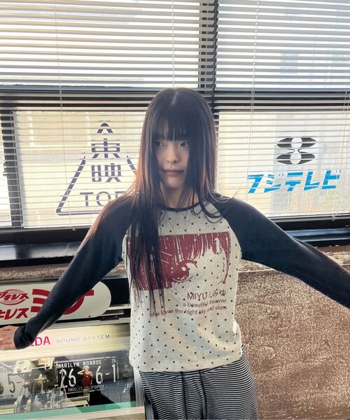 MIHEV(ミヘブ)の「ミユ 別途ト ナグラン ロングスリーブTシャツ メランジブラック(Tシャツ/カットソー・レディース・その他・FREE)」の6枚目の写真