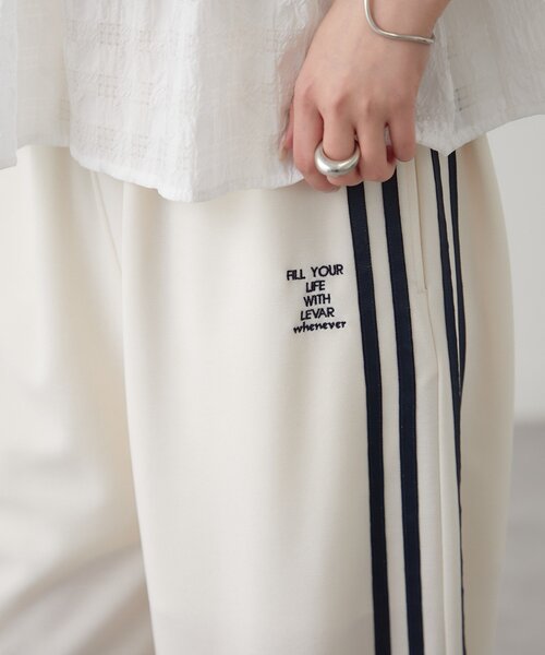 mystic（ミスティック）の「ロゴ刺繍イージーパンツ（その他パンツ・レディース・ブラック/アイボリー/レッド・2/1）」の8枚目の写真