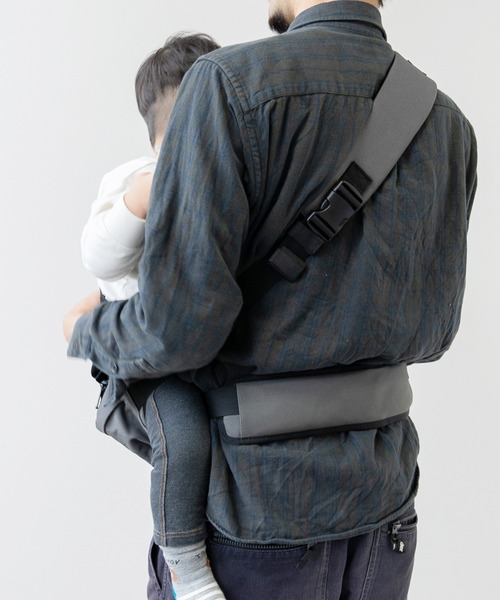 MONO KOTO DEPT.(モノコトデプト)の「ダッコバック ショルダーバック×ヒップシート(抱っこ紐/ベルトカバー/スリング・レディース・ブラック/ブラック系その他2/グレイッシュベージュ/ベージュ/ブラック系その他/グレー・FREE)」の11枚目の写真