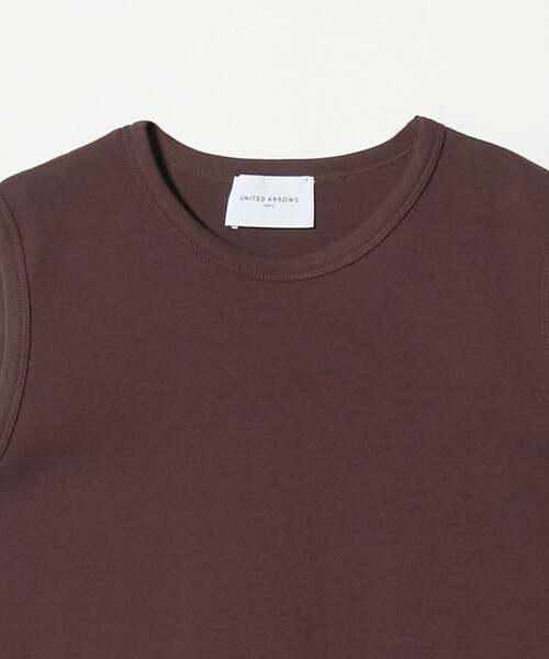 UNITED ARROWS(ユナイテッドアローズ)の「コットン フライス ノースリーブトップス(Tシャツ/カットソー・レディース・その他1/ダークブラウン/ホワイト/ライトピンク・FREE)」の5枚目の写真