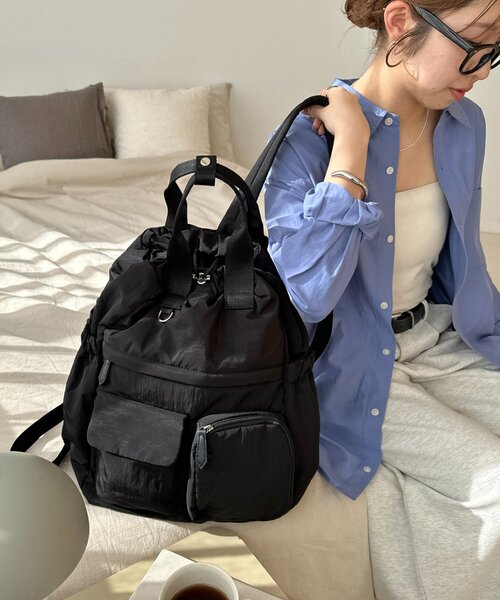 DISCOAT(ディスコート)の「ユーティリティーパフィーバックパック(バックパック/リュック・レディース・チャコールグレー/ブラック/ブラウン・FREE)」の2枚目の写真