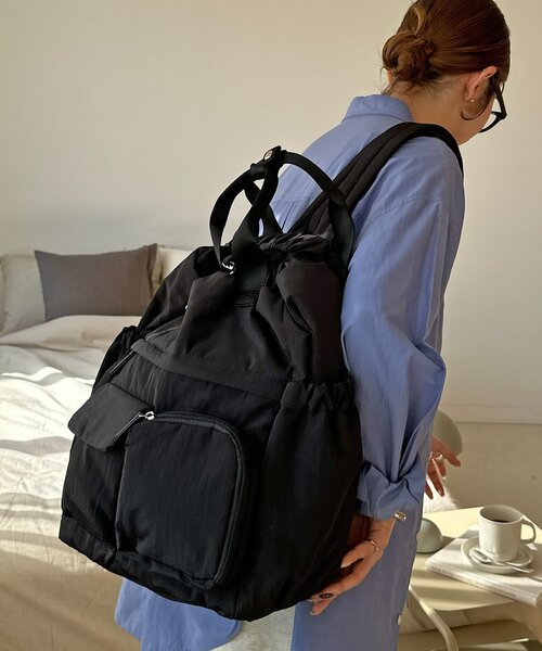 DISCOAT(ディスコート)の「ユーティリティーパフィーバックパック(バックパック/リュック・レディース・チャコールグレー/ブラック/ブラウン・FREE)」の5枚目の写真