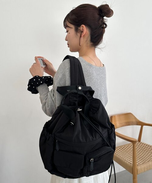 DISCOAT(ディスコート)の「ユーティリティーパフィーバックパック(バックパック/リュック・レディース・チャコールグレー/ブラック/ブラウン・FREE)」の9枚目の写真