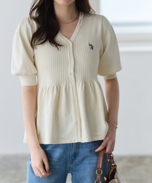 Pierrot(ピエロ)の「U.S. POLO ASSN. パフスリーブペプラムカーディガン(カーディガン/ボレロ・レディース・ネイビー/ブルー系その他/アイボリー系・M/L)」の4枚目の写真