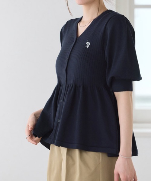 Pierrot(ピエロ)の「U.S. POLO ASSN. パフスリーブペプラムカーディガン(カーディガン/ボレロ・レディース・ネイビー/ブルー系その他/アイボリー系・M/L)」の8枚目の写真