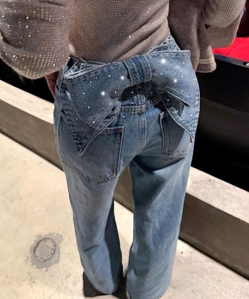 FAVORITO(ファヴォリート)の「取り外し可能リボンタイラインストーンデニムワイドパンツ(デニムパンツ・レディース・ブルー・XL/L/M)」の3枚目の写真