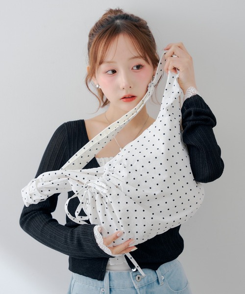 continuer de NICE CLAUP(コンティニューデナイスクラップ)の「【WEB限定】ドットショルダーバッグ(ショルダーバッグ・レディース・ネイビー/ホワイト・FREE)」の1枚目の写真