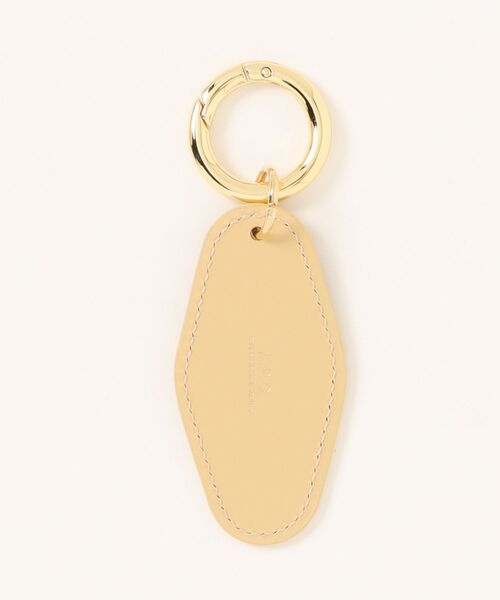 A.P.C.(アーペーセー)の「PORTE-CLEFS DIAMANT(キーホルダー・レディース・イエロー系その他・ONESIZE)」の2枚目の写真