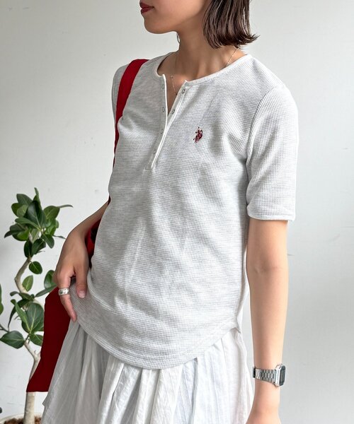 U.S. POLO ASSN.(ユーエスポロアッスン)の「【U.S. POLO ASSN.】ワッフルヘンリーT(Tシャツ/カットソー・レディース・ネイビー/グレー/ブラック/アイボリー/ブラウン/ホワイト・FREE)」の22枚目の写真
