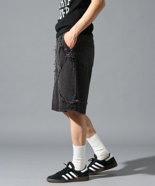 LAND MUSEUM(ランドミュージアム)の「LAND MUSEUM/デストロイワイドショートパンツ(デニムパンツ・メンズ・ブルー/ブラック・LARGE/MEDIUM)」の14枚目の写真