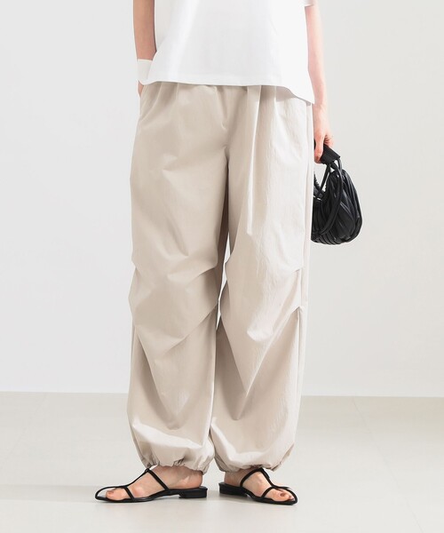 Demi-Luxe BEAMS（デミルクス ビームス）の「【8/6値下げ】ドロスト タフタ パンツ［接触冷感］（その他パンツ・レディース・ブラック系その他3/ブラック・36/38）」の2枚目の写真