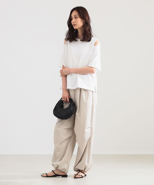 Demi-Luxe BEAMS（デミルクス ビームス）の「【8/6値下げ】ドロスト タフタ パンツ［接触冷感］（その他パンツ・レディース・ブラック系その他3/ブラック・36/38）」の5枚目の写真