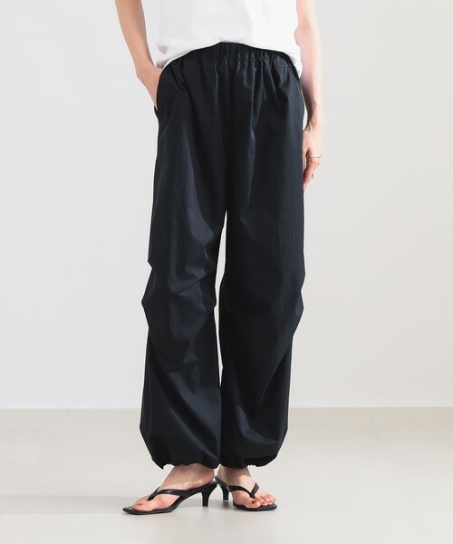 Demi-Luxe BEAMS（デミルクス ビームス）の「【8/6値下げ】ドロスト タフタ パンツ［接触冷感］（その他パンツ・レディース・ブラック系その他3/ブラック・36/38）」の10枚目の写真