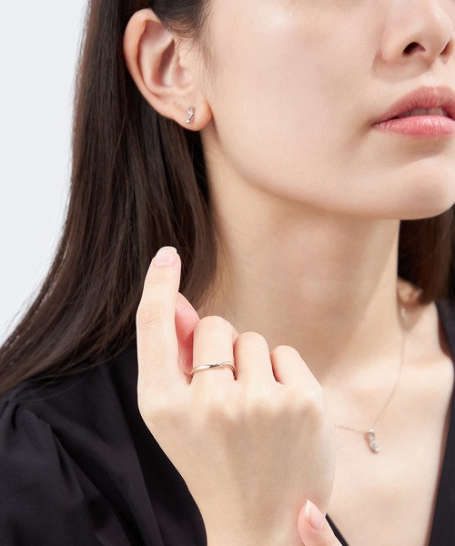 festaria bijou SOPHIA(フェスタリアビジュソフィア)の「K10WG ダイヤモンド リング(リング・レディース・ホワイトゴールド・9号/11号)」の5枚目の写真