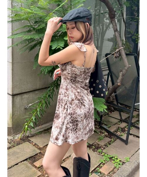 EVRIS(エヴリス)の「シアーフリルミニキャミワンピース 夏服(ワンピース・レディース・ブラック/ベージュ/グレー・FREE)」の9枚目の写真