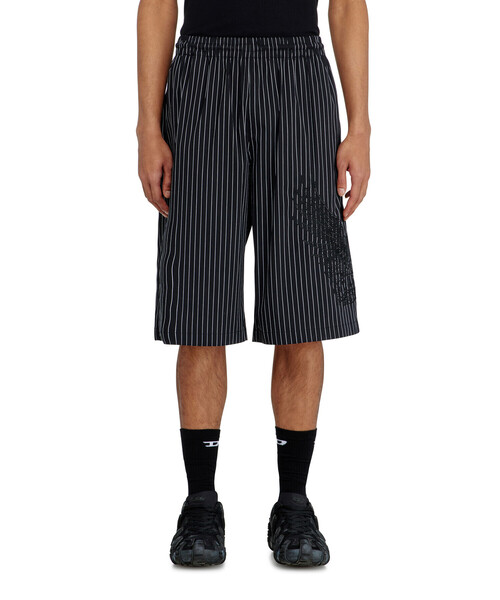 DIESEL(ディーゼル)の「メンズ ショートパンツ P-THEO-SHORT-NJCA(その他パンツ・メンズ・ブラック系その他・MEDIUM/SMALL/LARGE)」の4枚目の写真