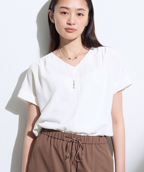 INDIVI(インディヴィ)の「【洗える/スーツインナー/UVケア】Vネックストライプブラウス(シャツ/ブラウス・レディース・サックスブルー系/ホワイト/ホワイト系1/グレー系その他・38/13/40/15 /36/05/19)」の6枚目の写真