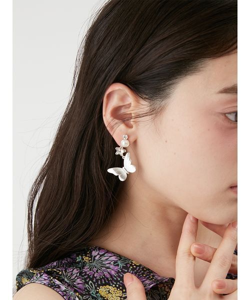 LILY BROWN(リリーブラウン)の「【LILY BROWN×ANNA SUI】バタフライスターピアス(ピアス(両耳用)・レディース・シルバー/ゴールド・F)」の17枚目の写真