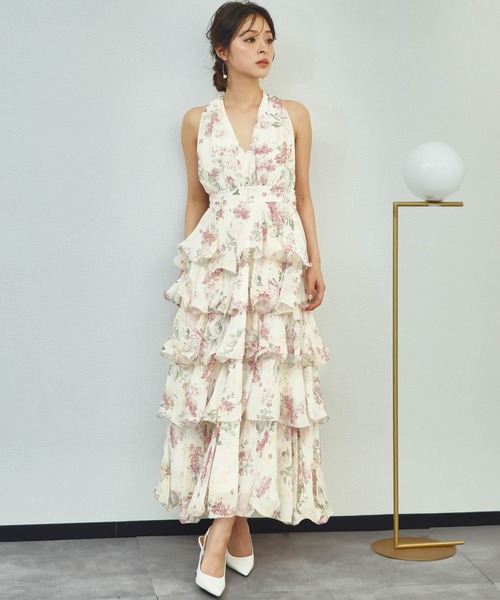 LOWO(ロワ)の「【S~Lサイズ展開】ホルターネックフラワープリントボリュームティアードロングワンピース(ワンピース・レディース・ピンク系その他・L/M/S)」の2枚目の写真