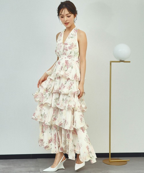 LOWO(ロワ)の「【S~Lサイズ展開】ホルターネックフラワープリントボリュームティアードロングワンピース(ワンピース・レディース・ピンク系その他・L/M/S)」の9枚目の写真