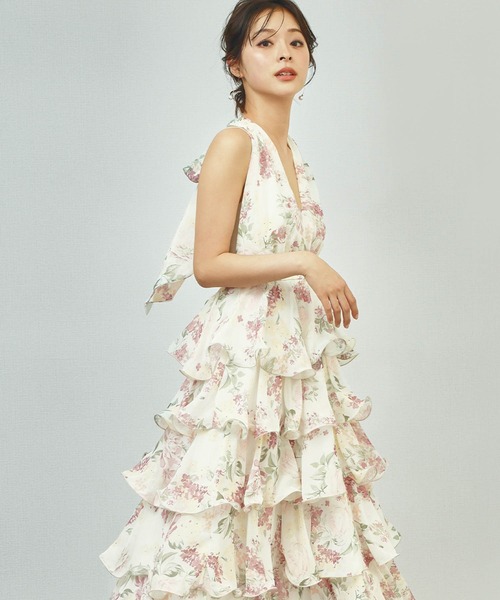 LOWO(ロワ)の「【S~Lサイズ展開】ホルターネックフラワープリントボリュームティアードロングワンピース(ワンピース・レディース・ピンク系その他・L/M/S)」の11枚目の写真