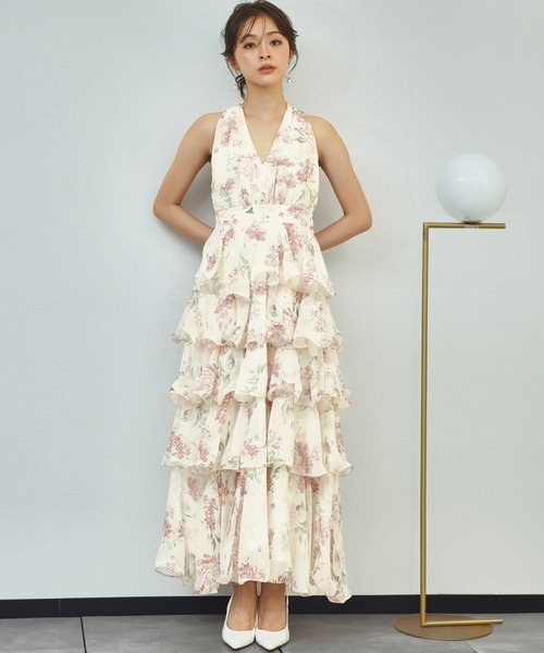 LOWO(ロワ)の「【S~Lサイズ展開】ホルターネックフラワープリントボリュームティアードロングワンピース(ワンピース・レディース・ピンク系その他・L/M/S)」の13枚目の写真