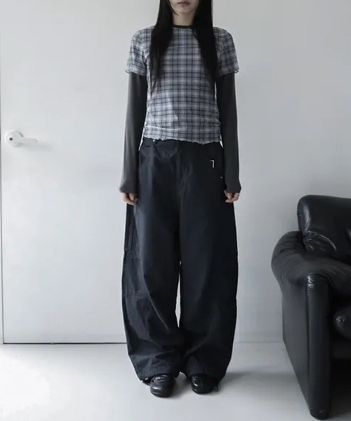 shyam inspiration（シャムインスピレーション）の「シアータイトチェックプリントTシャツ/メローフリル/半袖/シアートップス（Tシャツ/カットソー・レディース・グレー/アイボリー・F）」の8枚目の写真
