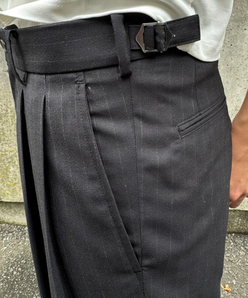 marka(マーカ)の「別注DOUBLE PLEATED WIDE TROUSERS(スラックス・メンズ・ライトグレー/グレー/ストライプ・1/3/2)」の9枚目の写真