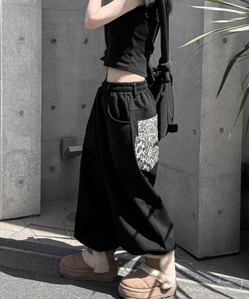 YACA(ヤーカ)の「Leopard Double Pocket Sweat PT/レオパードダブルポケットスウェットパンツ(スウェットパンツ・レディース・グレー/ブラック・FREE)」の1枚目の写真