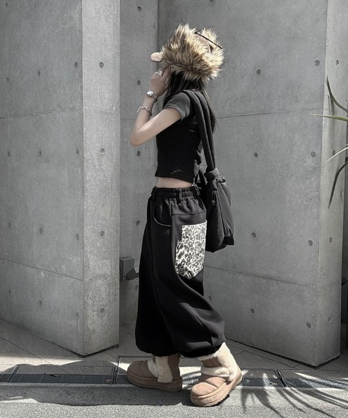YACA(ヤーカ)の「Leopard Double Pocket Sweat PT/レオパードダブルポケットスウェットパンツ(スウェットパンツ・レディース・グレー/ブラック・FREE)」の21枚目の写真