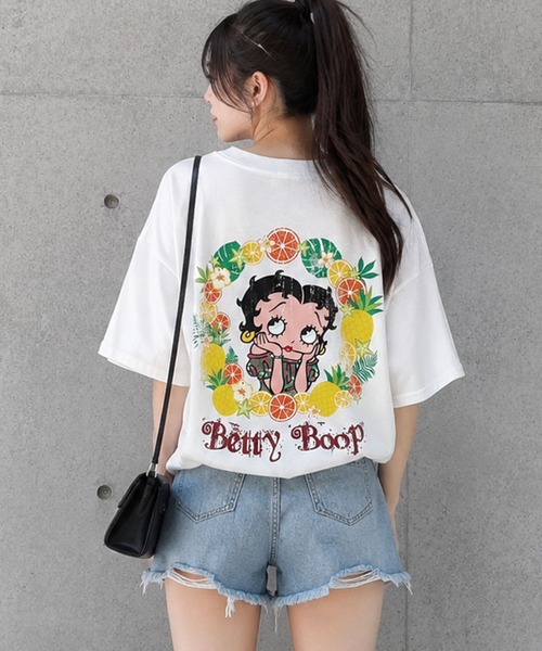 GLAMOROUS JANE（グラマラスジェーン）の「BETTY BOOPフルーツプリントTシャツ（Tシャツ/カットソー・レディース・モスグリーン/ブラック/オフホワイト・FREE）」の4枚目の写真