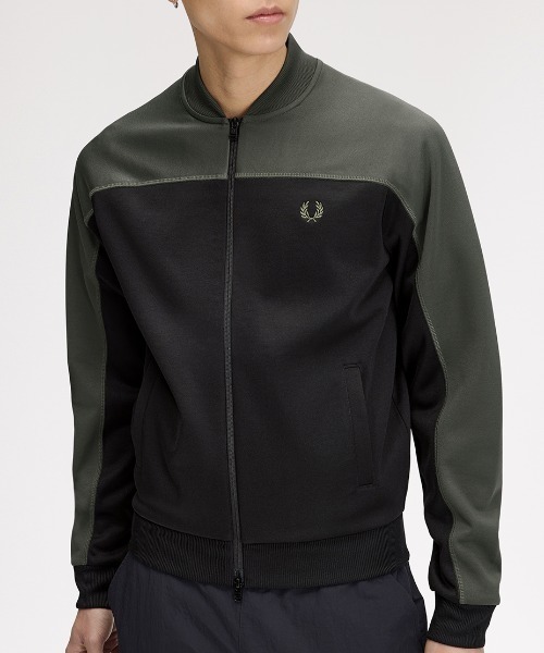 FRED PERRY(フレッドペリー)の「Colour Block Track Jacket/カラーブロックトラックジャケット(ジャージ・メンズ・ダークオリーブ・S/M/L)」の1枚目の写真