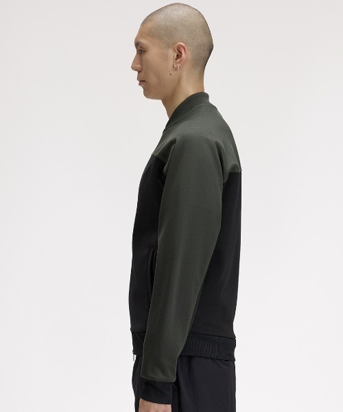 FRED PERRY(フレッドペリー)の「Colour Block Track Jacket/カラーブロックトラックジャケット(ジャージ・メンズ・ダークオリーブ・S/M/L)」の7枚目の写真