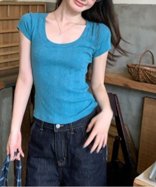 Vipoa（ヴィポア）の「U-neck slim tee（Tシャツ/カットソー・レディース・ホワイト/ブルー/レッド/オレンジ・FREE）」の3枚目の写真